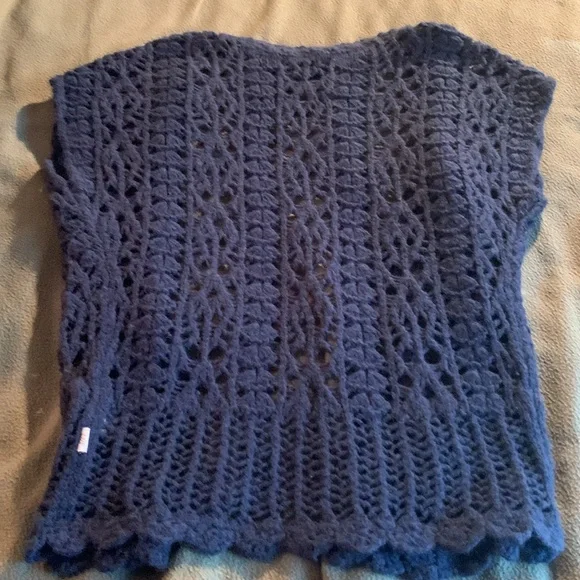 Abercrombie & Fitch navy, short sleeve, open knit sweater. Size medium - Picture 7 of 7